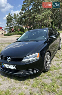 Седан Volkswagen Jetta 2014 в Львове
