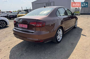 Седан Volkswagen Jetta 2017 в 