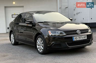 Седан Volkswagen Jetta 2011 в 