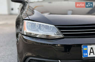 Седан Volkswagen Jetta 2011 в 