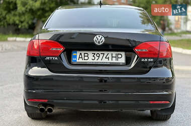Седан Volkswagen Jetta 2011 в 