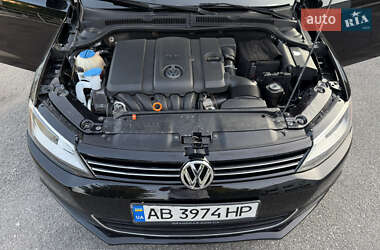 Седан Volkswagen Jetta 2011 в 