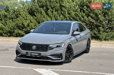 Седан Volkswagen Jetta 2019 в 