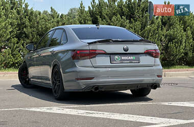 Седан Volkswagen Jetta 2019 в 