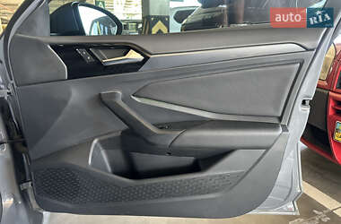 Седан Volkswagen Jetta 2019 в 