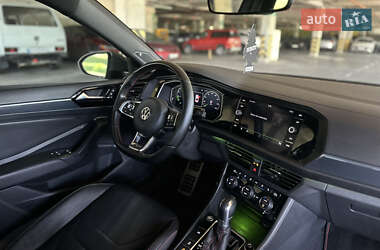 Седан Volkswagen Jetta 2019 в 
