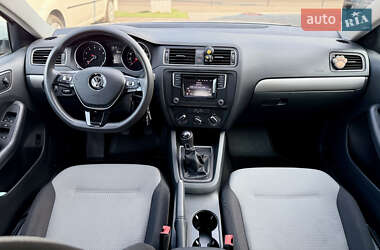 Седан Volkswagen Jetta 2017 в 