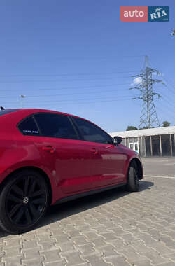 Седан Volkswagen Jetta 2013 в 