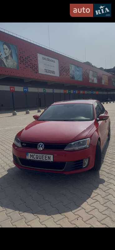 Седан Volkswagen Jetta 2013 в 