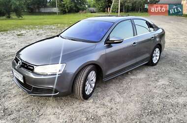 Седан Volkswagen Jetta 2013 в Львове