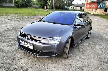 Седан Volkswagen Jetta 2013 в 