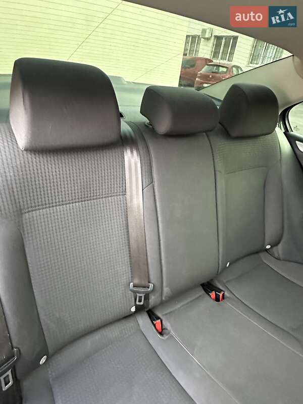 Седан Volkswagen Jetta 2015 в Полтаві