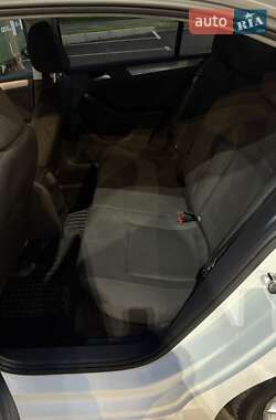 Седан Volkswagen Jetta 2016 в 