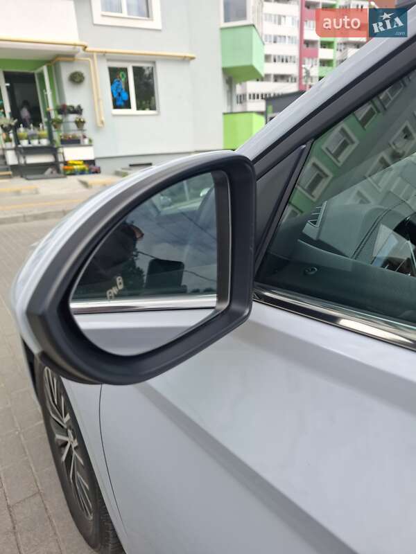 Седан Volkswagen Jetta 2018 в Львове