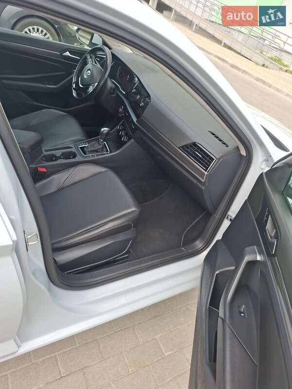 Седан Volkswagen Jetta 2018 в Львове