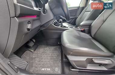 Седан Volkswagen Jetta 2018 в 