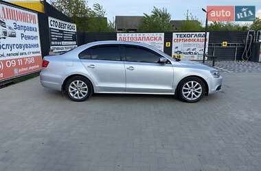 Седан Volkswagen Jetta 2011 в 