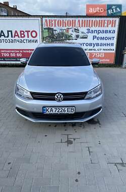 Седан Volkswagen Jetta 2011 в 