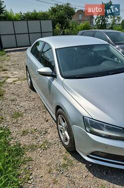 Седан Volkswagen Jetta 2016 в 