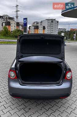 Седан Volkswagen Jetta 2008 в 