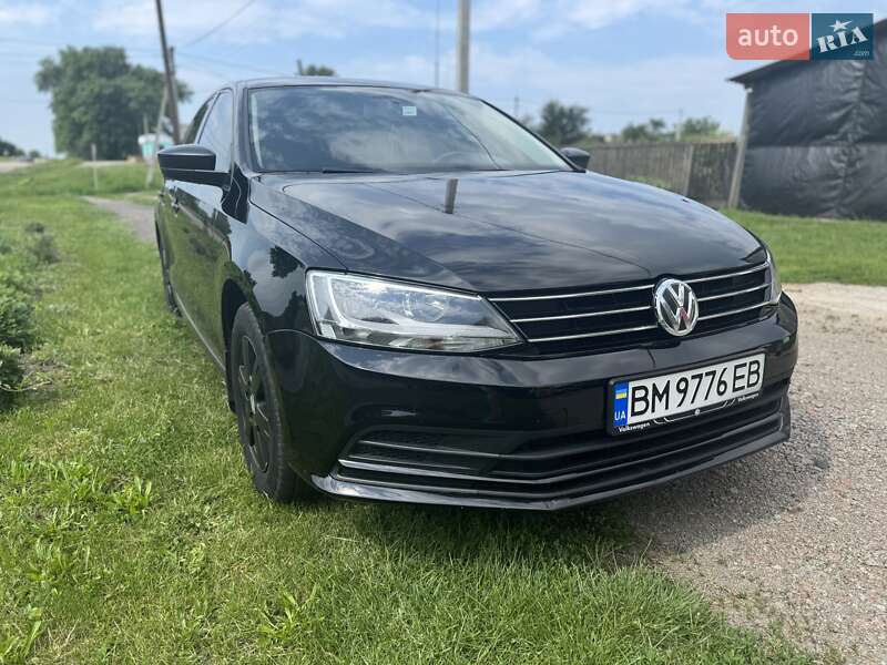 Седан Volkswagen Jetta 2015 в 