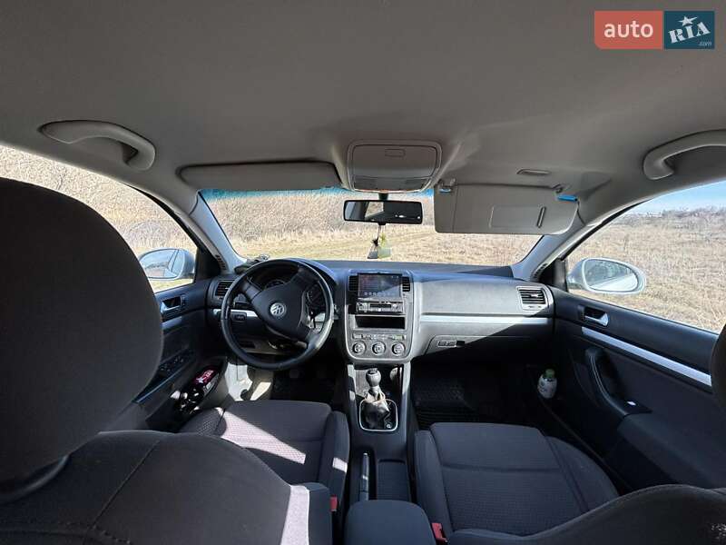 Седан Volkswagen Jetta 2006 в Первомайске