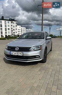 Седан Volkswagen Jetta 2015 в Луцьку