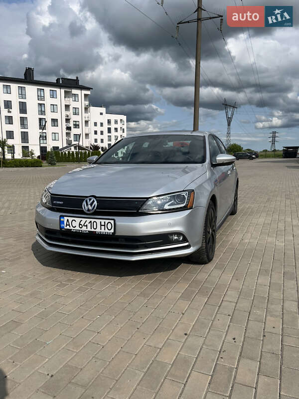 Седан Volkswagen Jetta 2015 в 