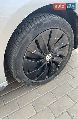 Седан Volkswagen Jetta 2015 в 