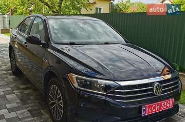 Седан Volkswagen Jetta 2019 в 
