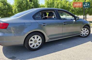 Седан Volkswagen Jetta 2014 в 