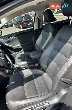 Седан Volkswagen Jetta 2015 в 