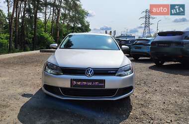Седан Volkswagen Jetta 2014 в 