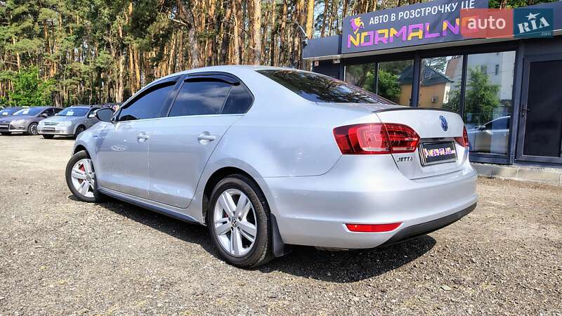 Седан Volkswagen Jetta 2014 в Києві