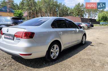 Седан Volkswagen Jetta 2014 в 