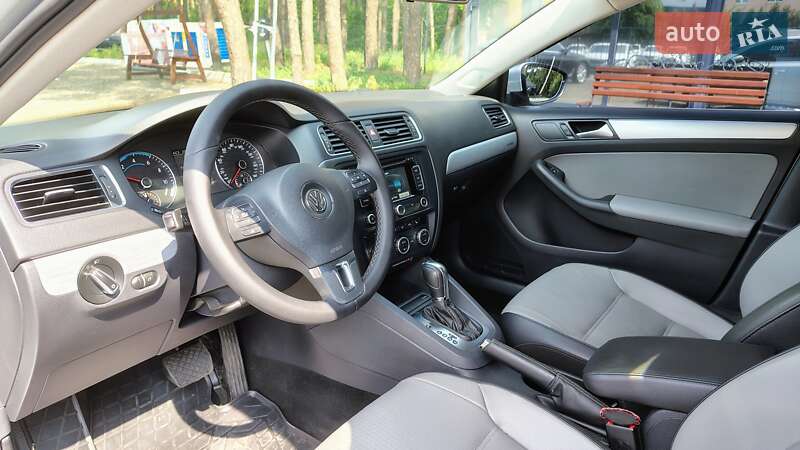 Седан Volkswagen Jetta 2014 в Києві