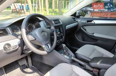 Седан Volkswagen Jetta 2014 в 