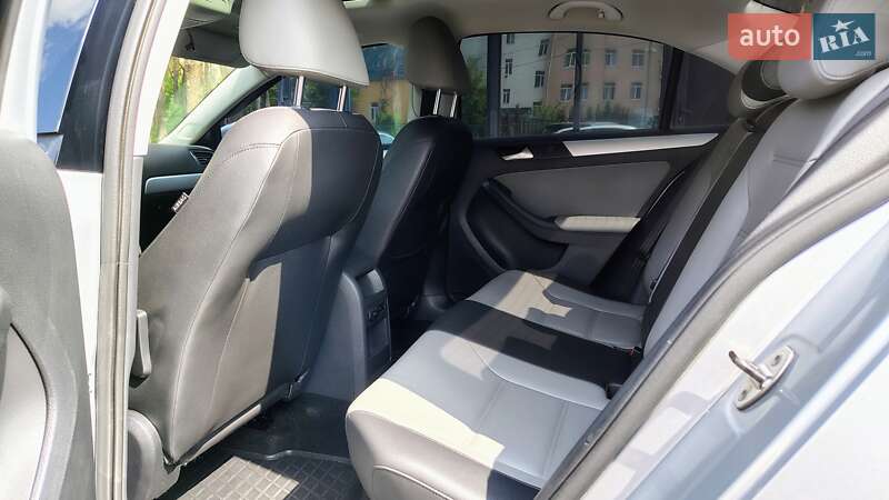 Седан Volkswagen Jetta 2014 в Києві