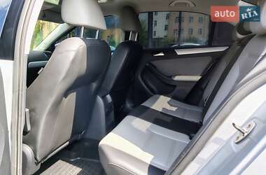 Седан Volkswagen Jetta 2014 в 