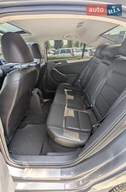 Седан Volkswagen Jetta 2014 в 