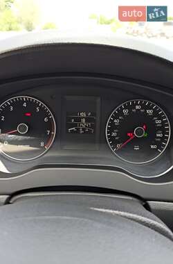 Седан Volkswagen Jetta 2014 в 