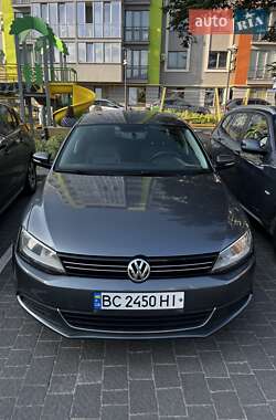 Седан Volkswagen Jetta 2013 в Львове
