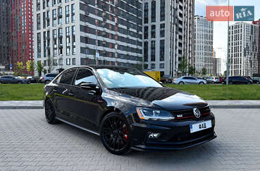 Седан Volkswagen Jetta 2017 в 