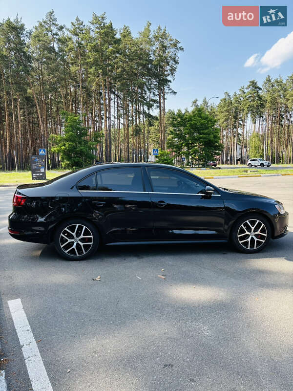 Седан Volkswagen Jetta 2013 в Києві