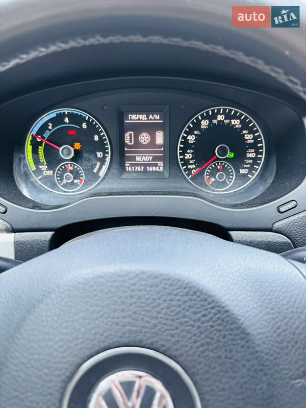 Седан Volkswagen Jetta 2013 в Києві