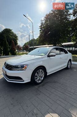 Седан Volkswagen Jetta 2016 в 
