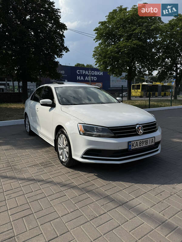 Седан Volkswagen Jetta 2016 в Киеве
