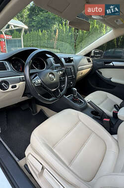 Седан Volkswagen Jetta 2016 в 