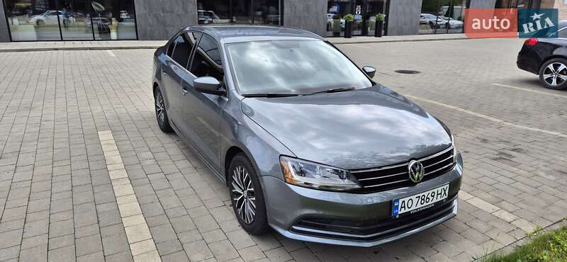 Седан Volkswagen Jetta 2017 в Ужгороде