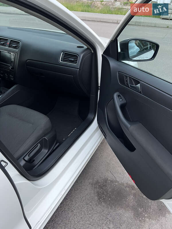 Седан Volkswagen Jetta 2012 в Шептицькому